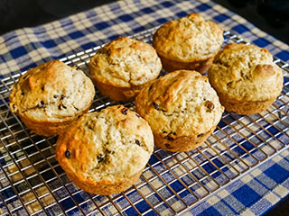 These muffins are good with currants, or without.